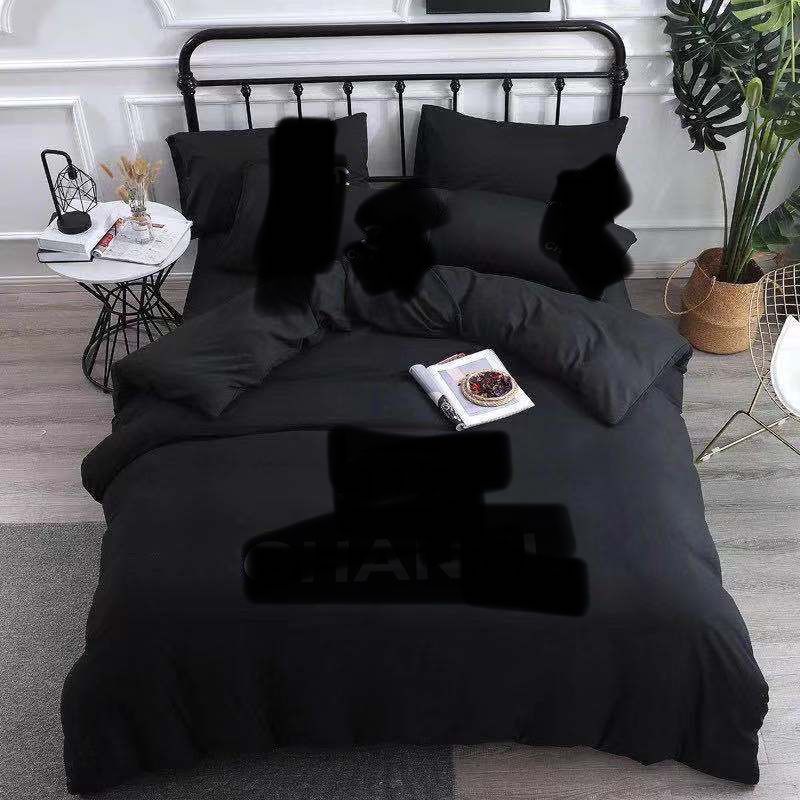 Black CEE bedding 